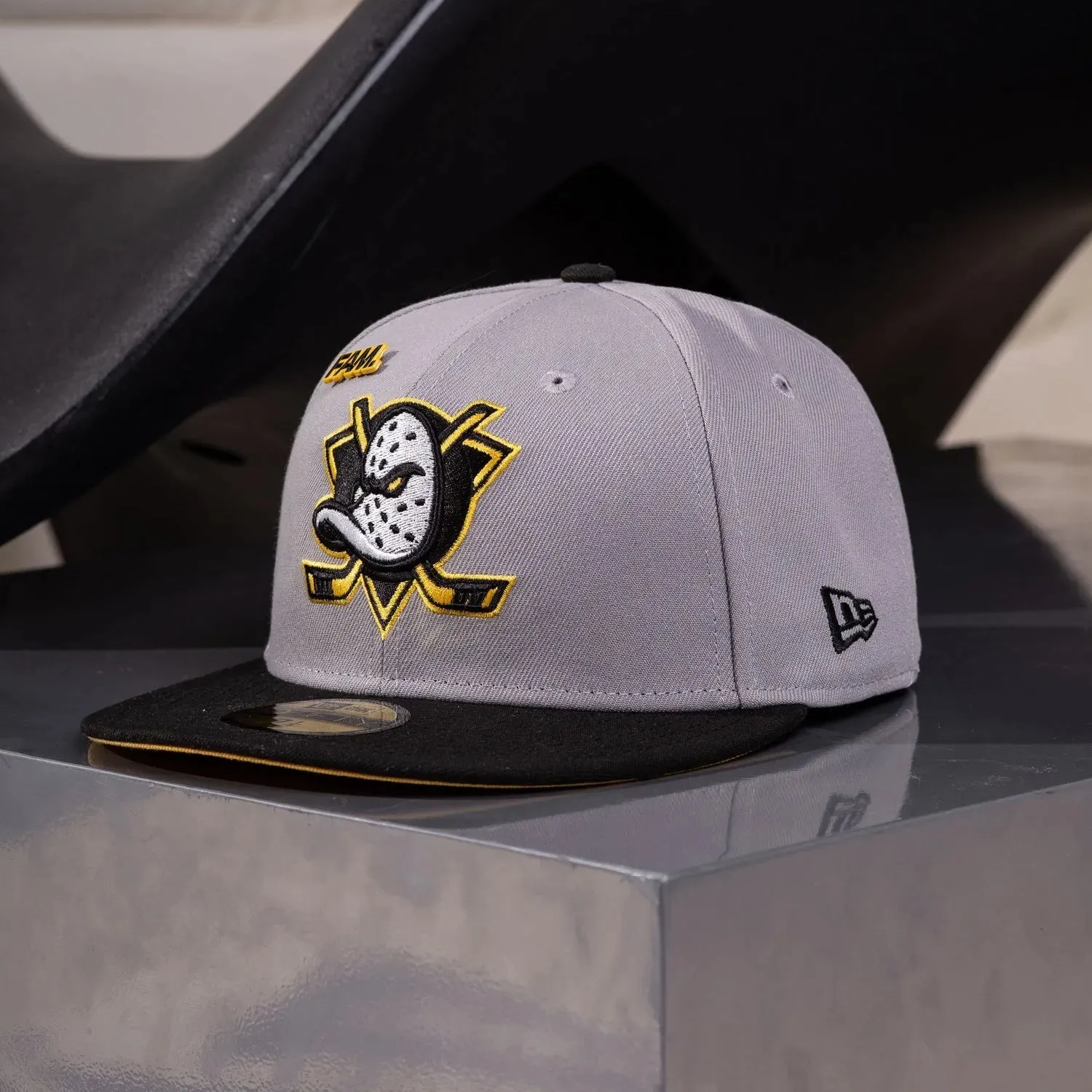 Grab It Now Must-Have Steals Anaheim Ducks Cap Grey 30Th Patch / New Era 59Fifty Fitted