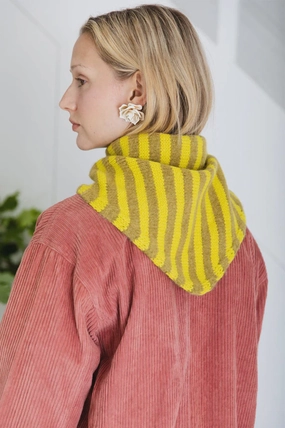 Limited Stock Alert Bonte Elizabeth Triangle Scarf In Pine