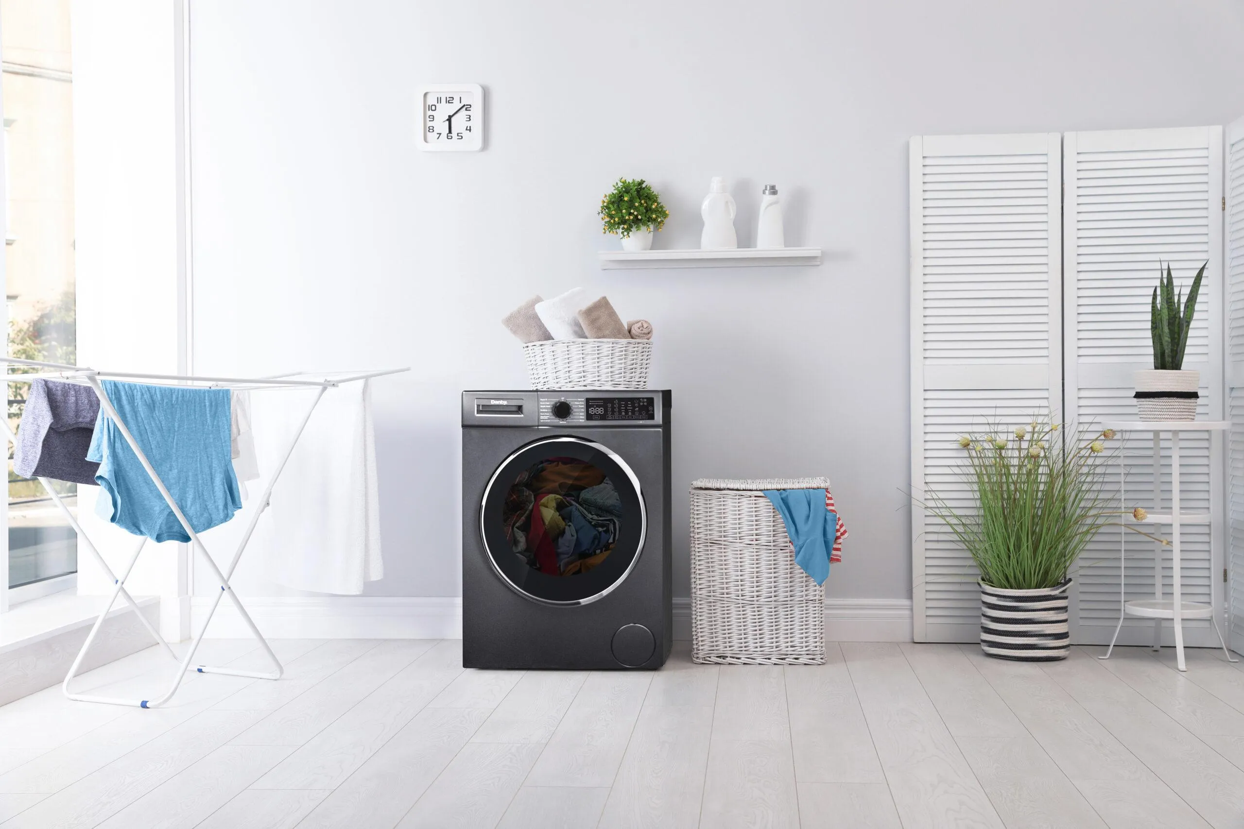 Danby DWM022D1DSDB Danby 2.2 Cu. Ft. 24" Front Load Washing Machine
