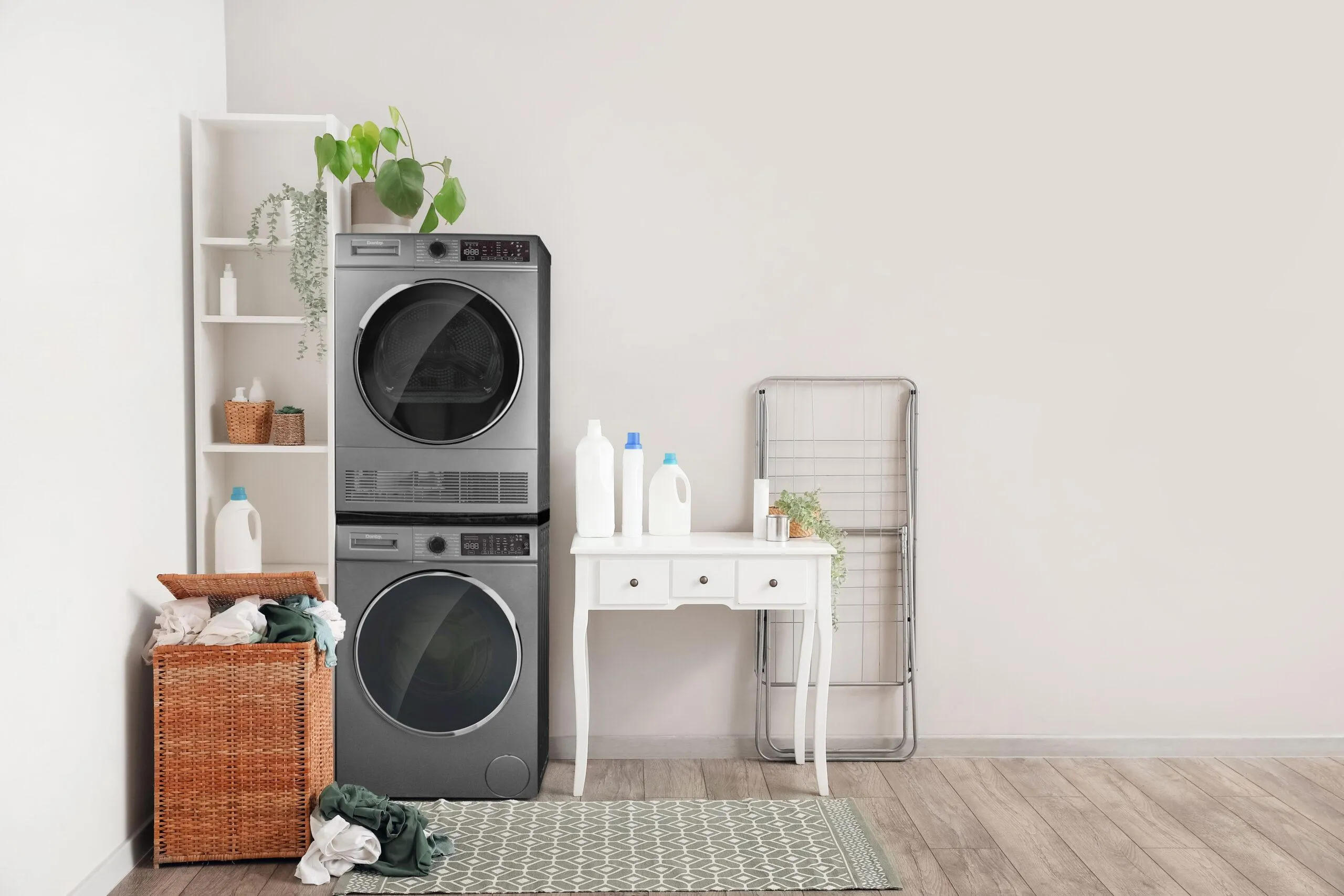 Danby DWM022D1DSDB Danby 2.2 Cu. Ft. 24" Front Load Washing Machine