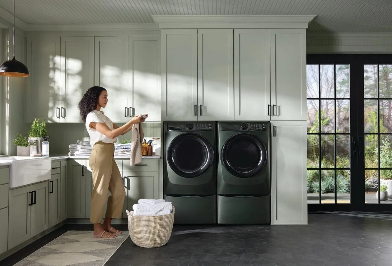 Electrolux ELFG7738AA Electrolux Front Load Perfect Steam&#8482; Gas Dryer With Luxcare Dry And Instant Refresh - 8.0 Cu. Ft.