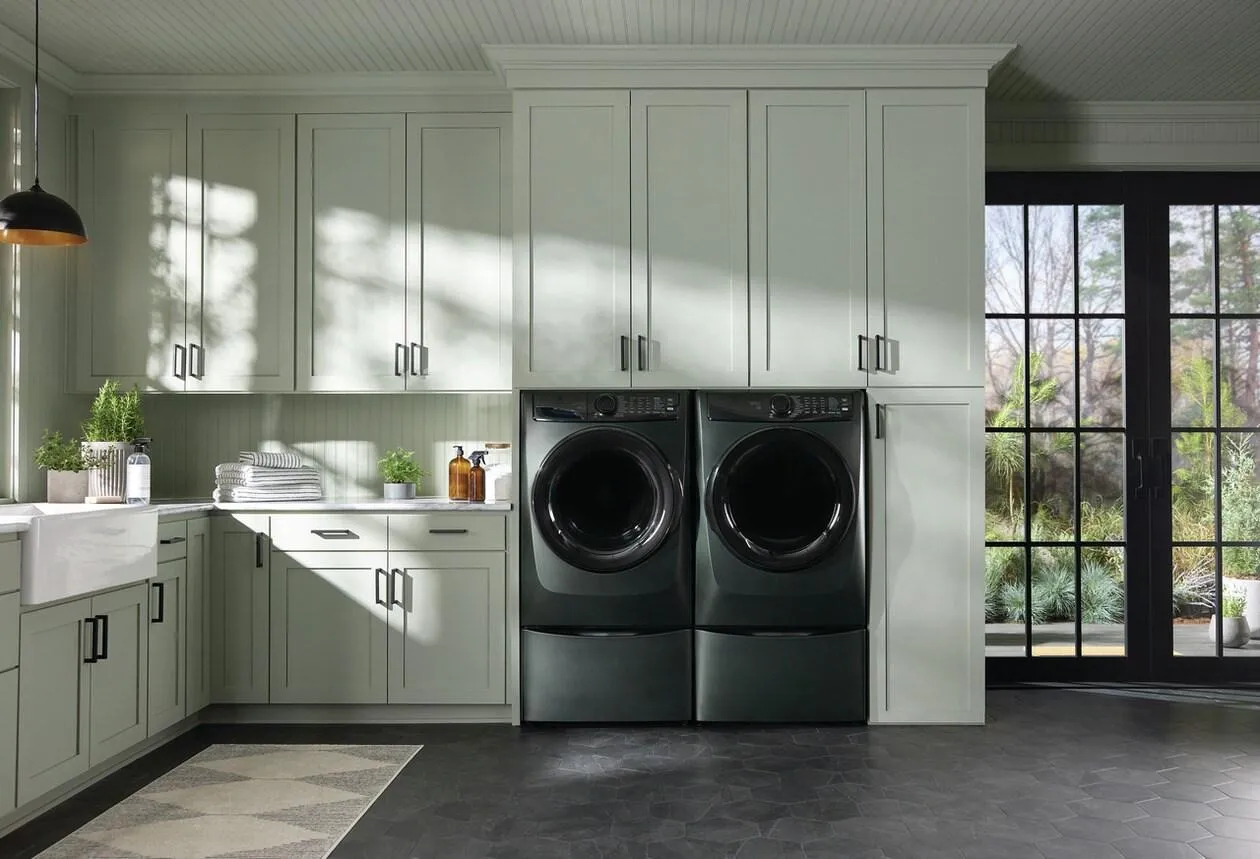 Electrolux ELFG7738AA Electrolux Front Load Perfect Steam&#8482; Gas Dryer With Luxcare Dry And Instant Refresh - 8.0 Cu. Ft.