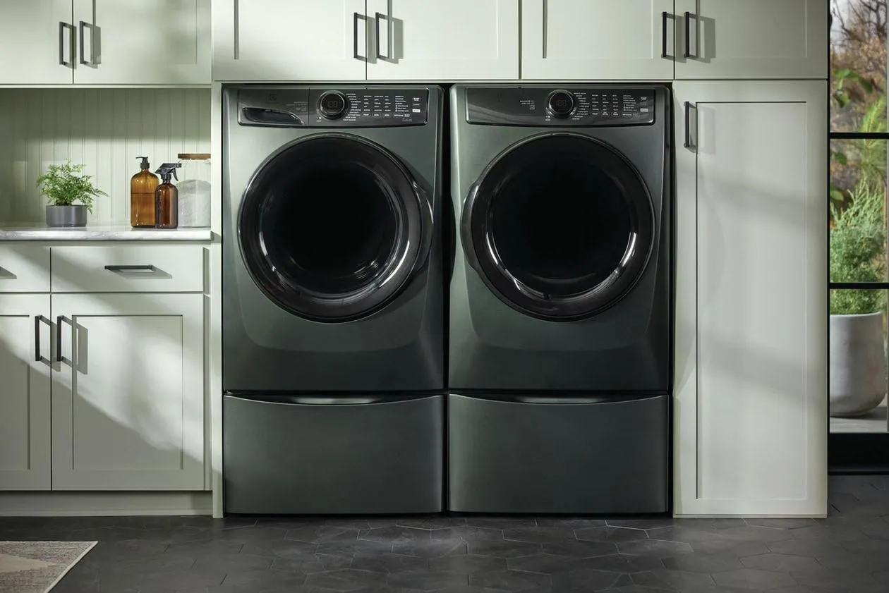 Electrolux ELFG7738AA Electrolux Front Load Perfect Steam&#8482; Gas Dryer With Luxcare Dry And Instant Refresh - 8.0 Cu. Ft.