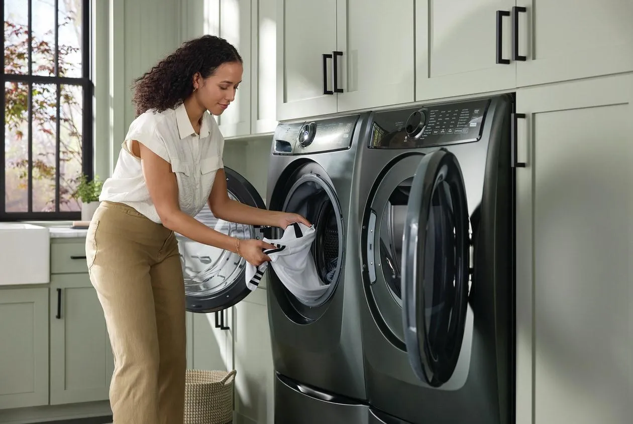 Electrolux ELFG7738AA Electrolux Front Load Perfect Steam&#8482; Gas Dryer With Luxcare Dry And Instant Refresh - 8.0 Cu. Ft.