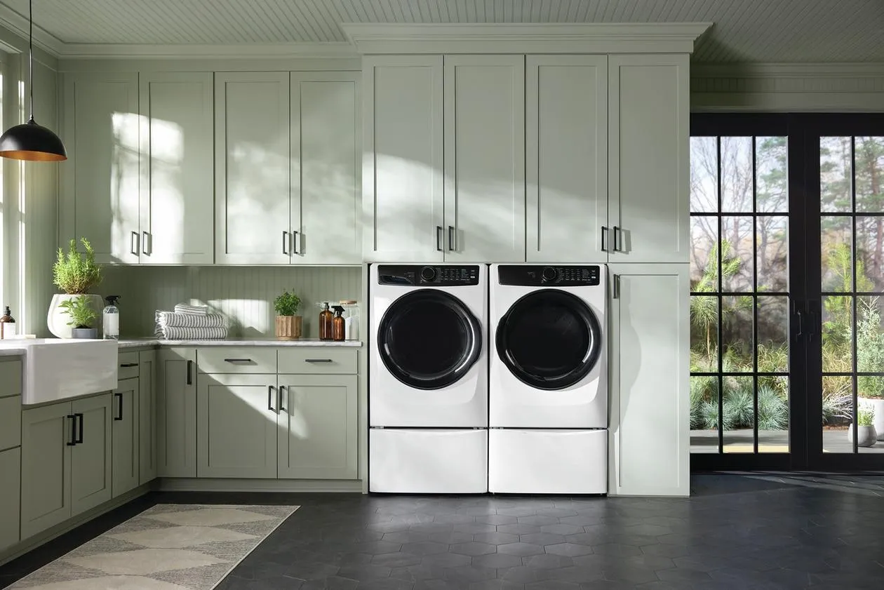 Electrolux ELFG7738AW Electrolux Front Load Perfect Steam&#8482; Gas Dryer With Luxcare Dry And Instant Refresh - 8.0 Cu. Ft.