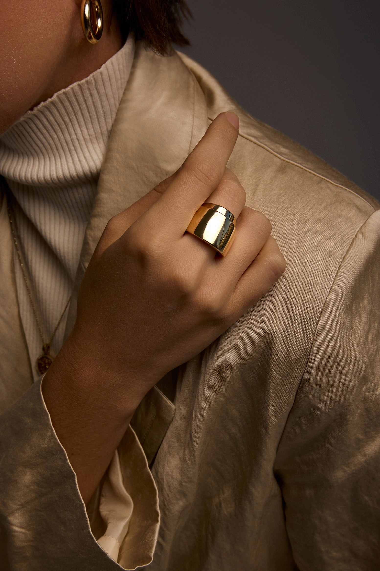 Daily Hot Deal Oro Chunky Ring In 18K Yellow Gold