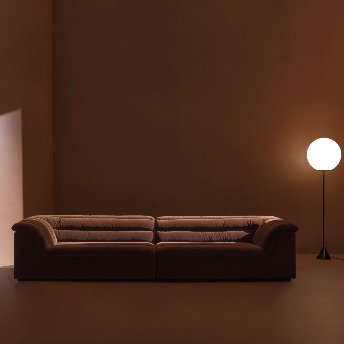 Float 4 Seat Sofa (Avalon Piccolo)
