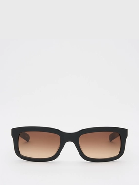 Palmer Sunglasses In Solid Black And Brown Gradient Lens Must-Have Items