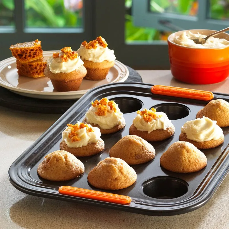 Le Creuset T.N.S Mini Muffin Tray