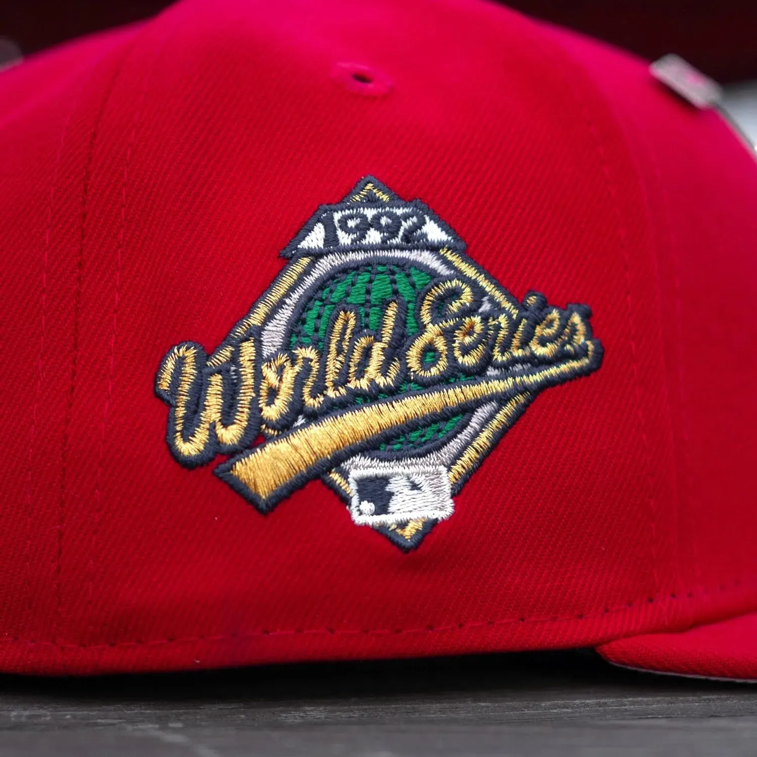 Shop the Best Deals New Era 59Fifty Mlb Toronto Blue Jays World Series 1992 Red / Pink Uv Fitted Cap