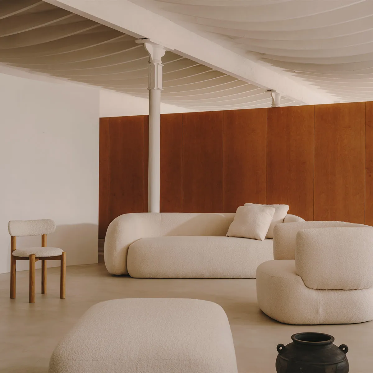 Nebai Chair