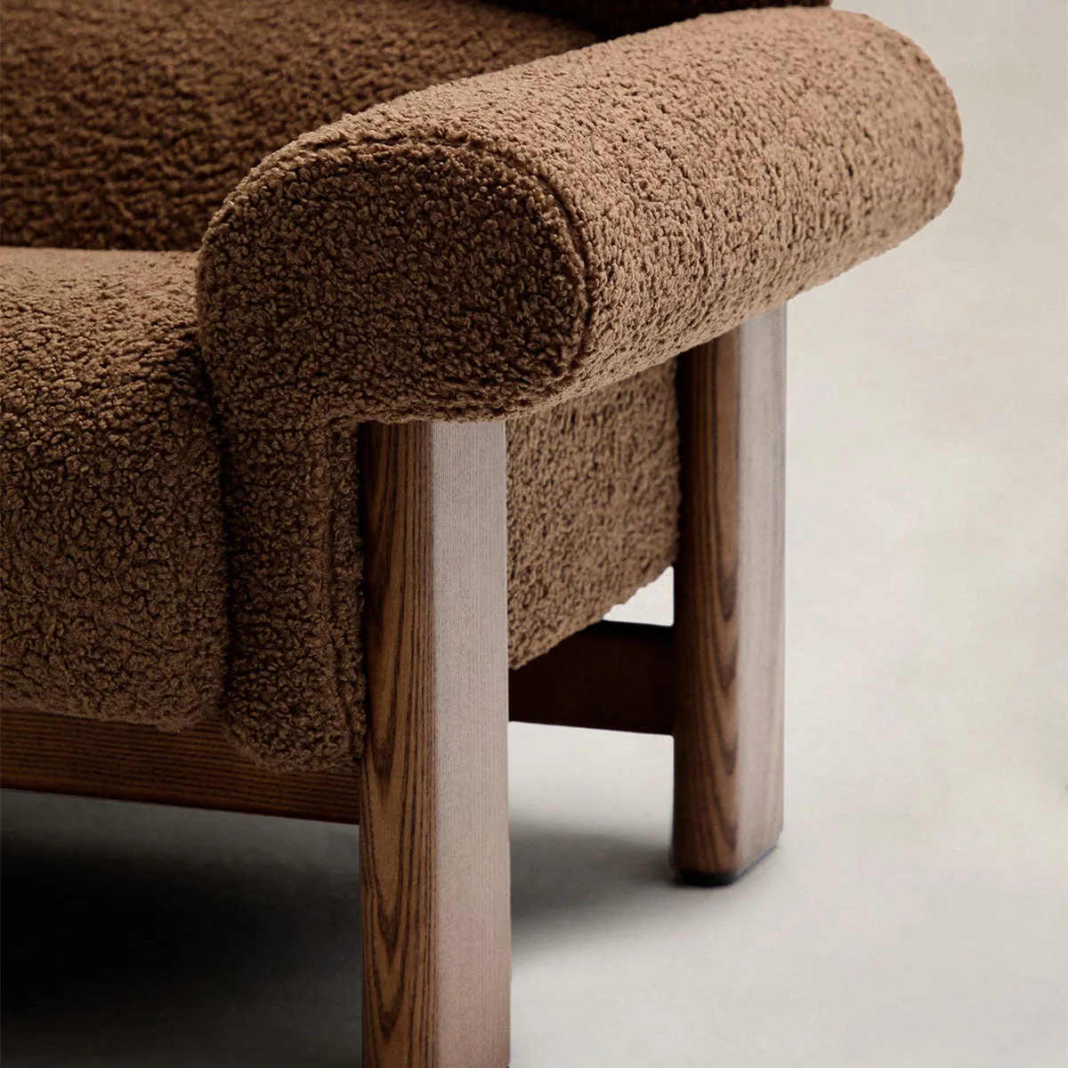 Nema Armchair