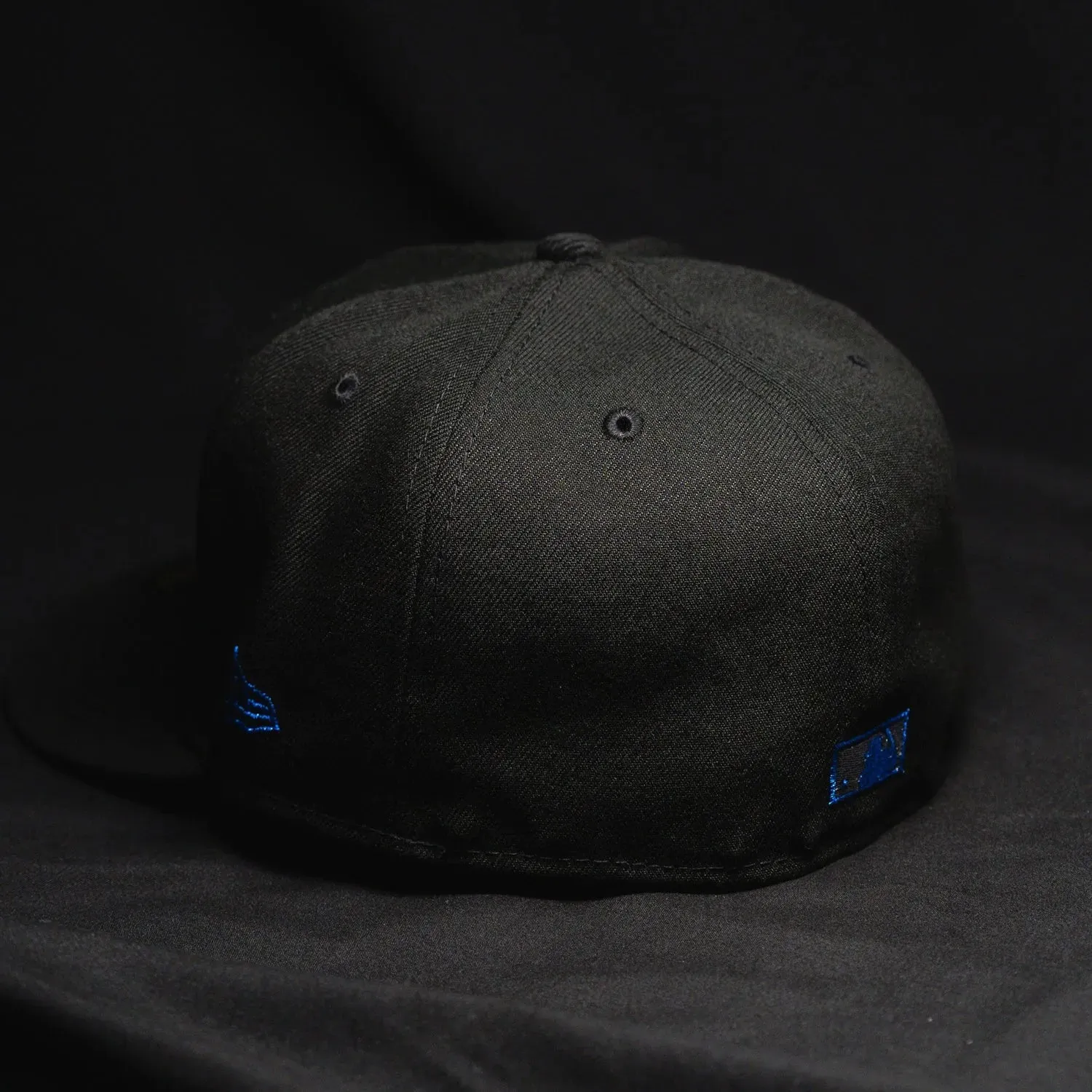New Era 59Fifty Mlb Atlanta Braves 30Th Season Black / Metallic Silver Uv Fitted Cap Trending Hot Picks Shop & Save Today