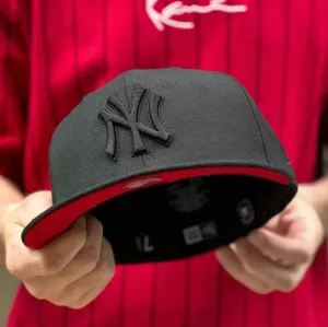 New Era 59Fifty Mlb New York Yankees Black Wool/ Red Uv Fitted Cap Must-Have Steals
