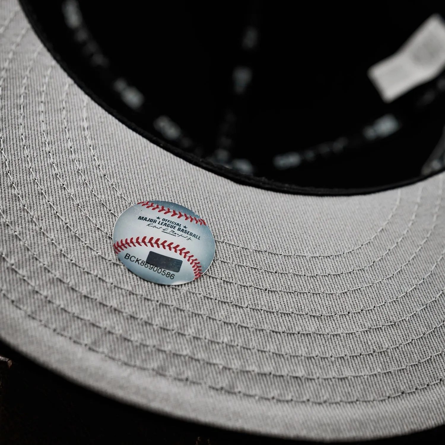 New Era 59Fifty Mlb Ws 99 New York Yankees Black / Gray Uv Fitted Cap Big Clearance Event Grab the Deal Now