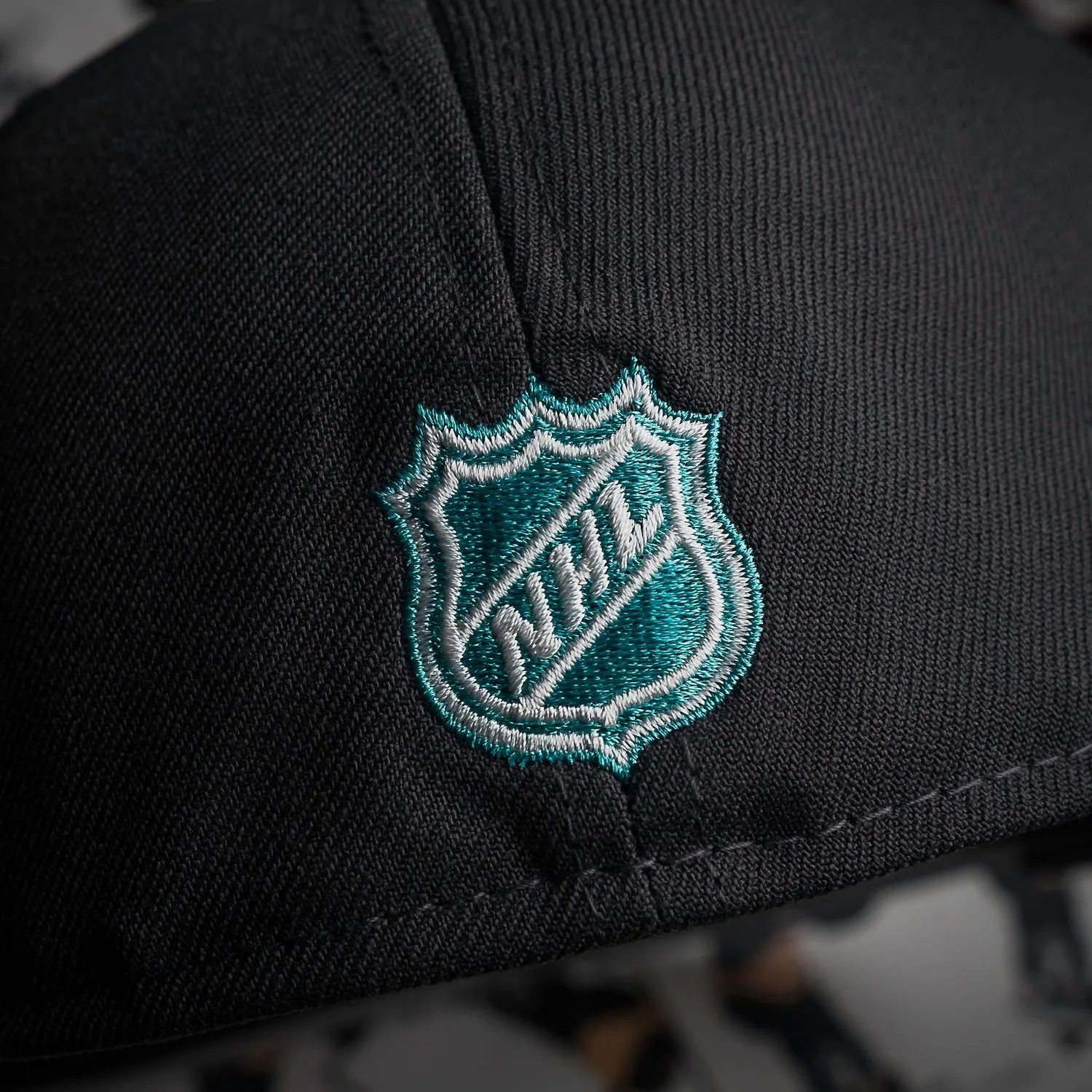 Price Drop Alert New Era 59Fifty Nhl Toronto Maple Leafs Graphite / Gray Uv Fitted Cap