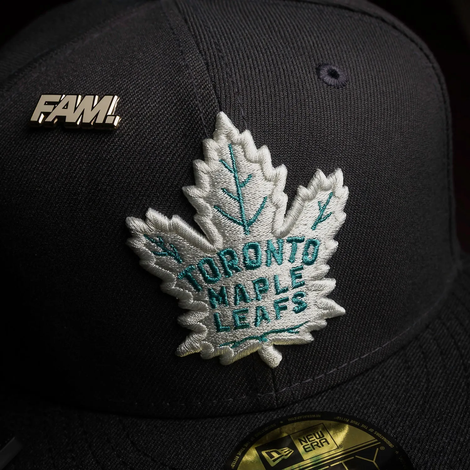 Todays Special Picks New Era 59Fifty Nhl Toronto Maple Leafs Graphite / Gray Uv Fitted Cap