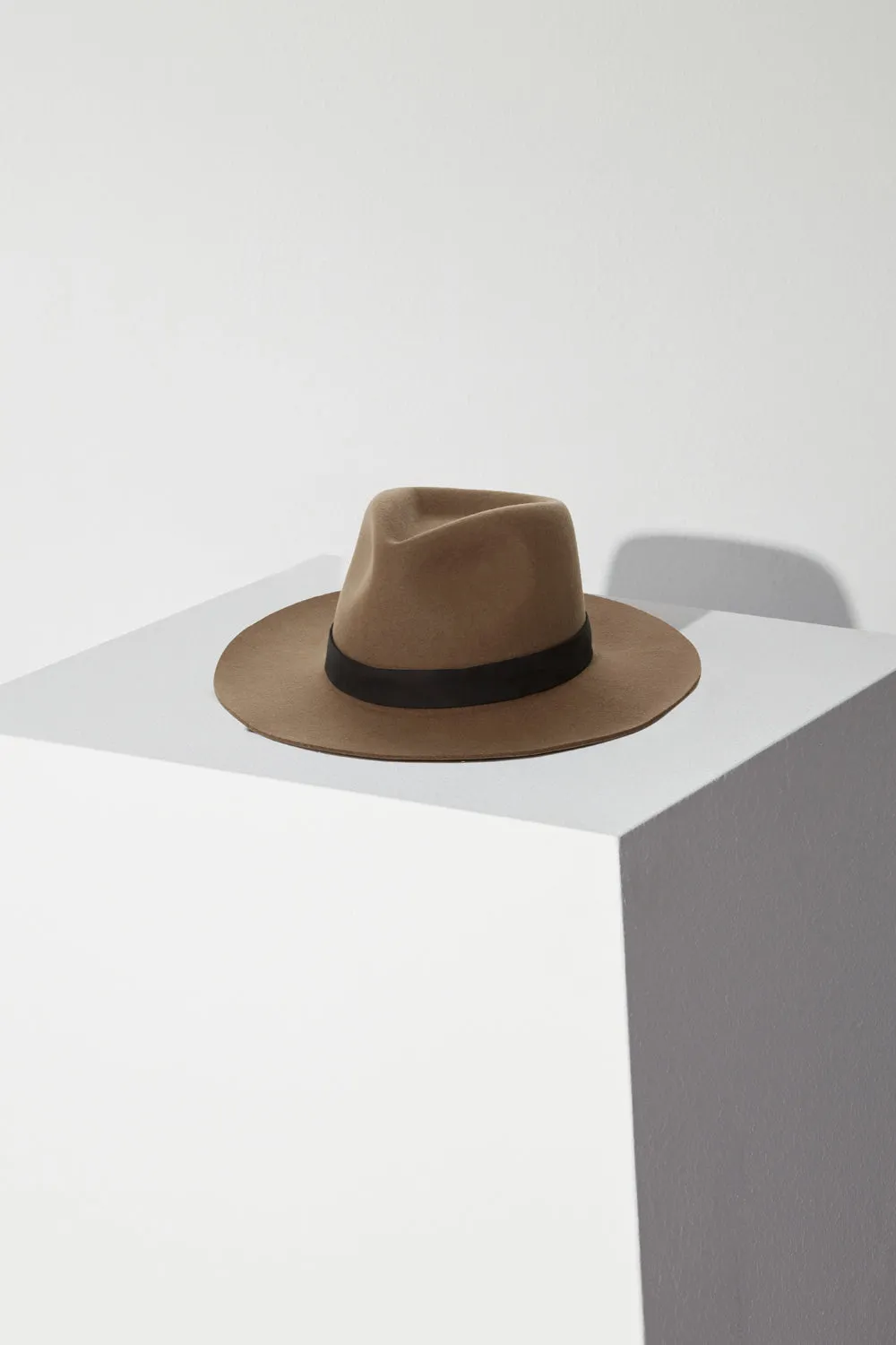 Luca Fedora Hat In Camel Mega Online Discount