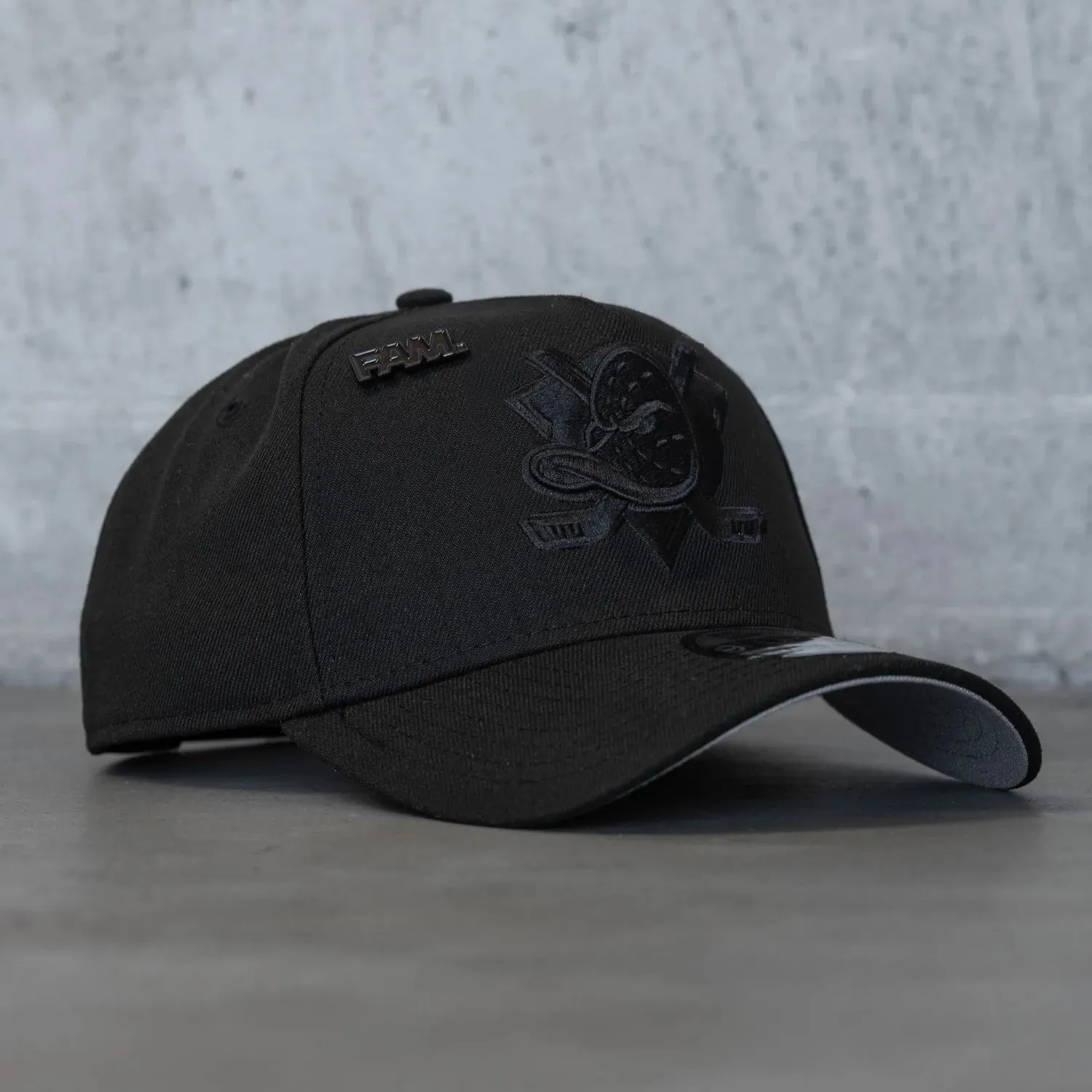 Big Price Drop Trending Hot Picks New Era 9Forty A-Frame Nhl Anaheim Ducks Black / Grey Uv Snapback