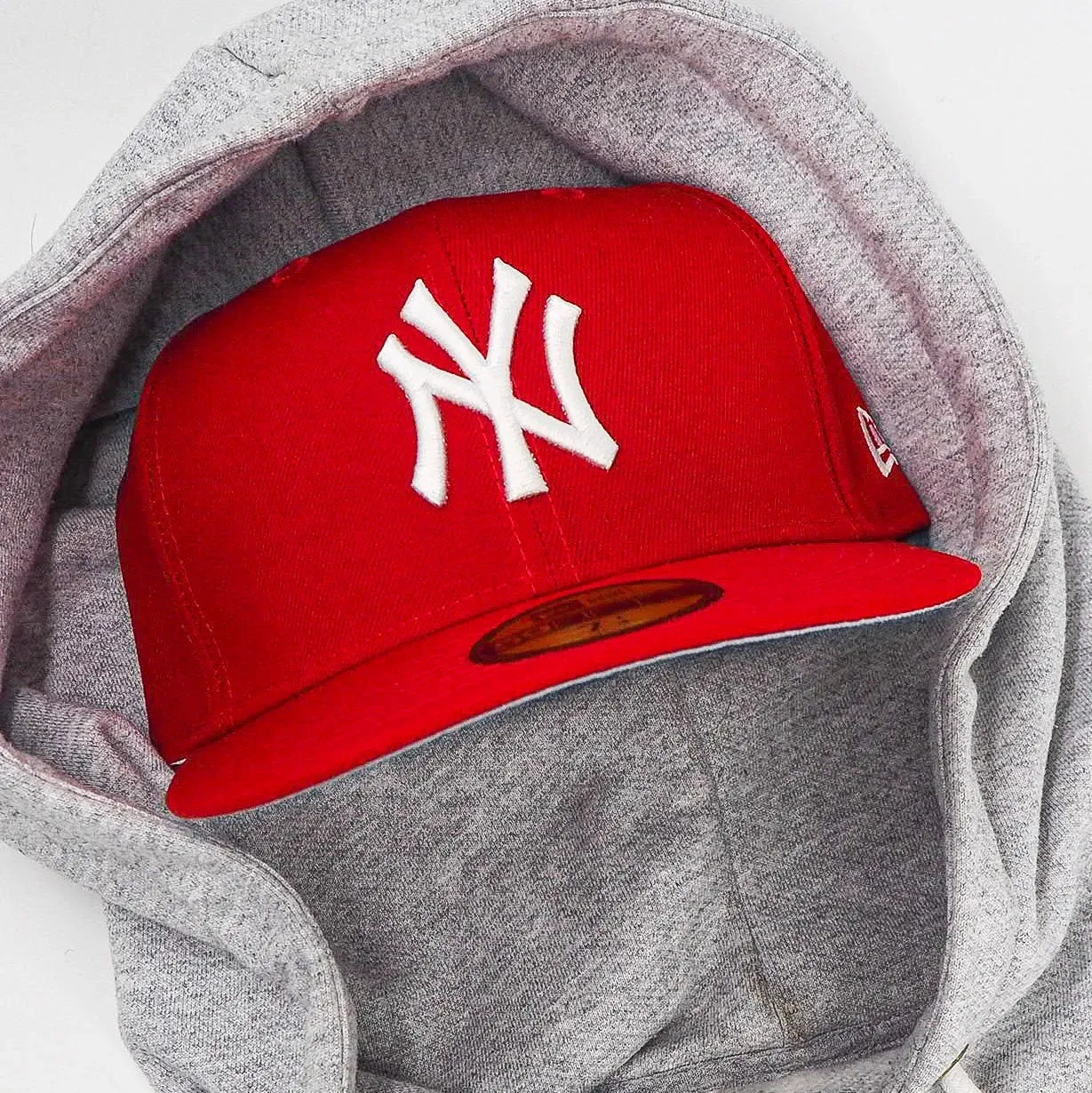 Shop & Grab Now New Era 59Fifty Mlb New York Yankees Red / Grey Uv Fitted Cap