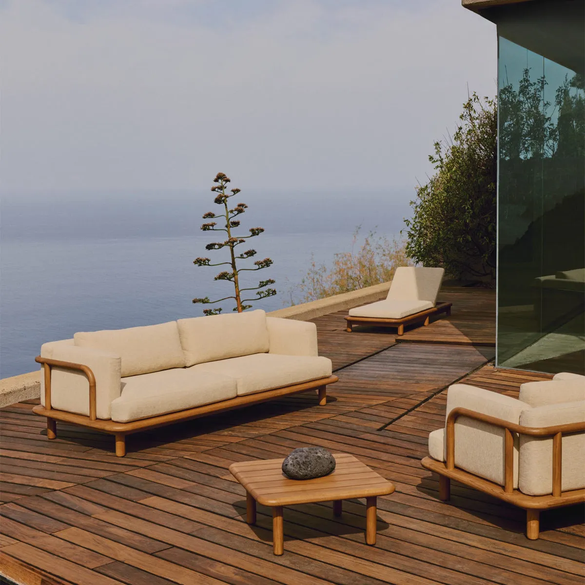 Turqueta Armchair (Teak)
