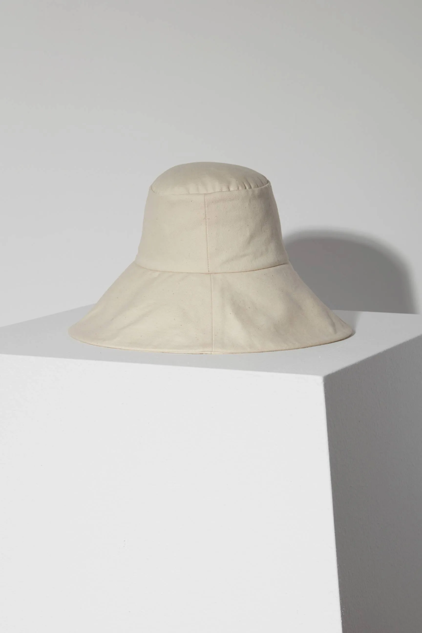 Flash Pick Today Walker Bucket Hat In Off White