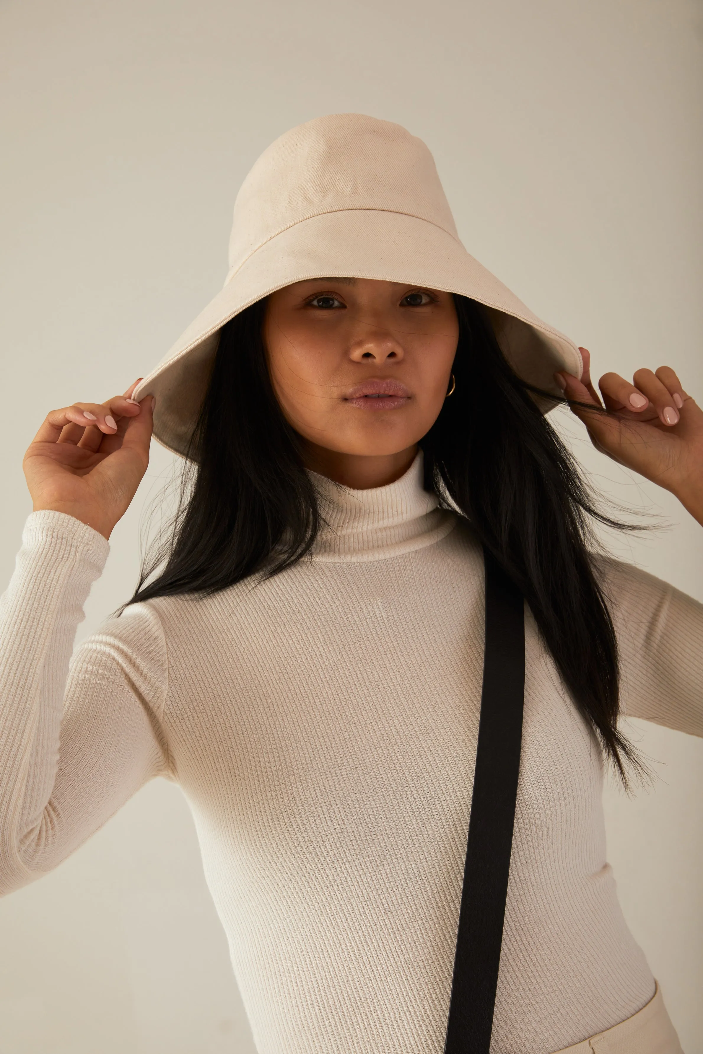 Hot Pick of the Day Walker Bucket Hat In Off White