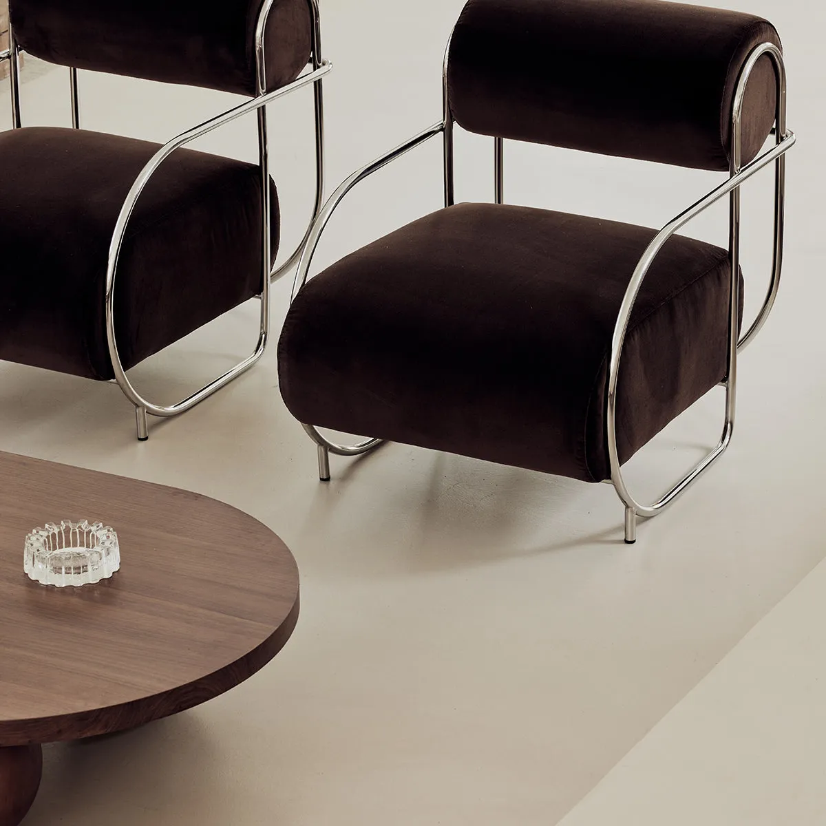 Yoko Capsule Coffee Table (Walnut Natural)
